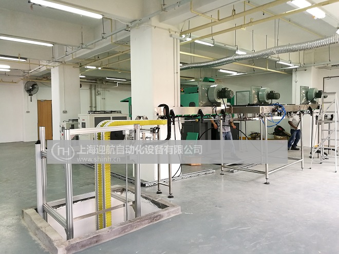 83夾持柔性鏈輸送機(jī) 83夾持柔性鏈輸送機(jī)